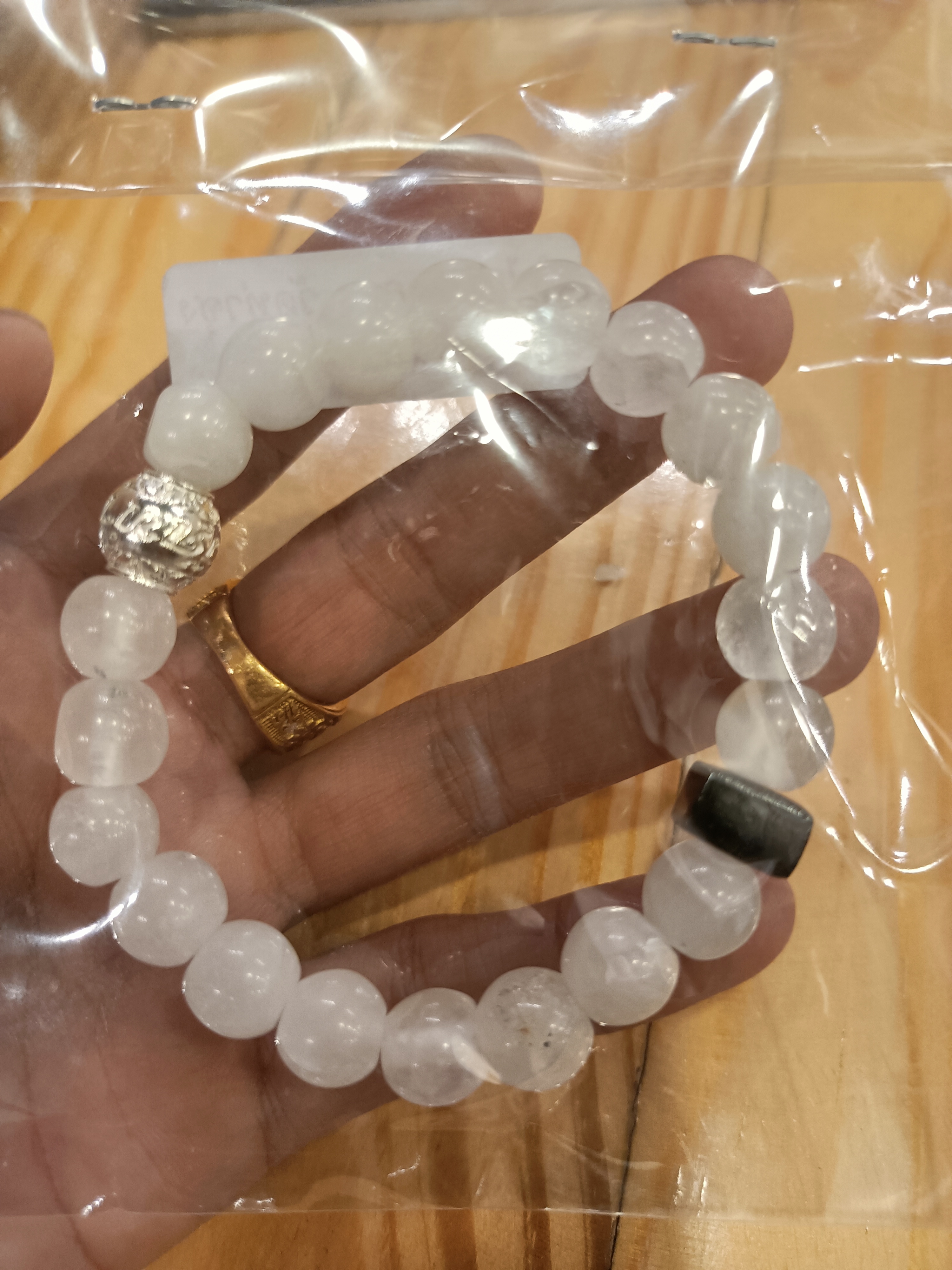 กำไลมหาลาภ วัดท่าซุง (ภาพแทน)