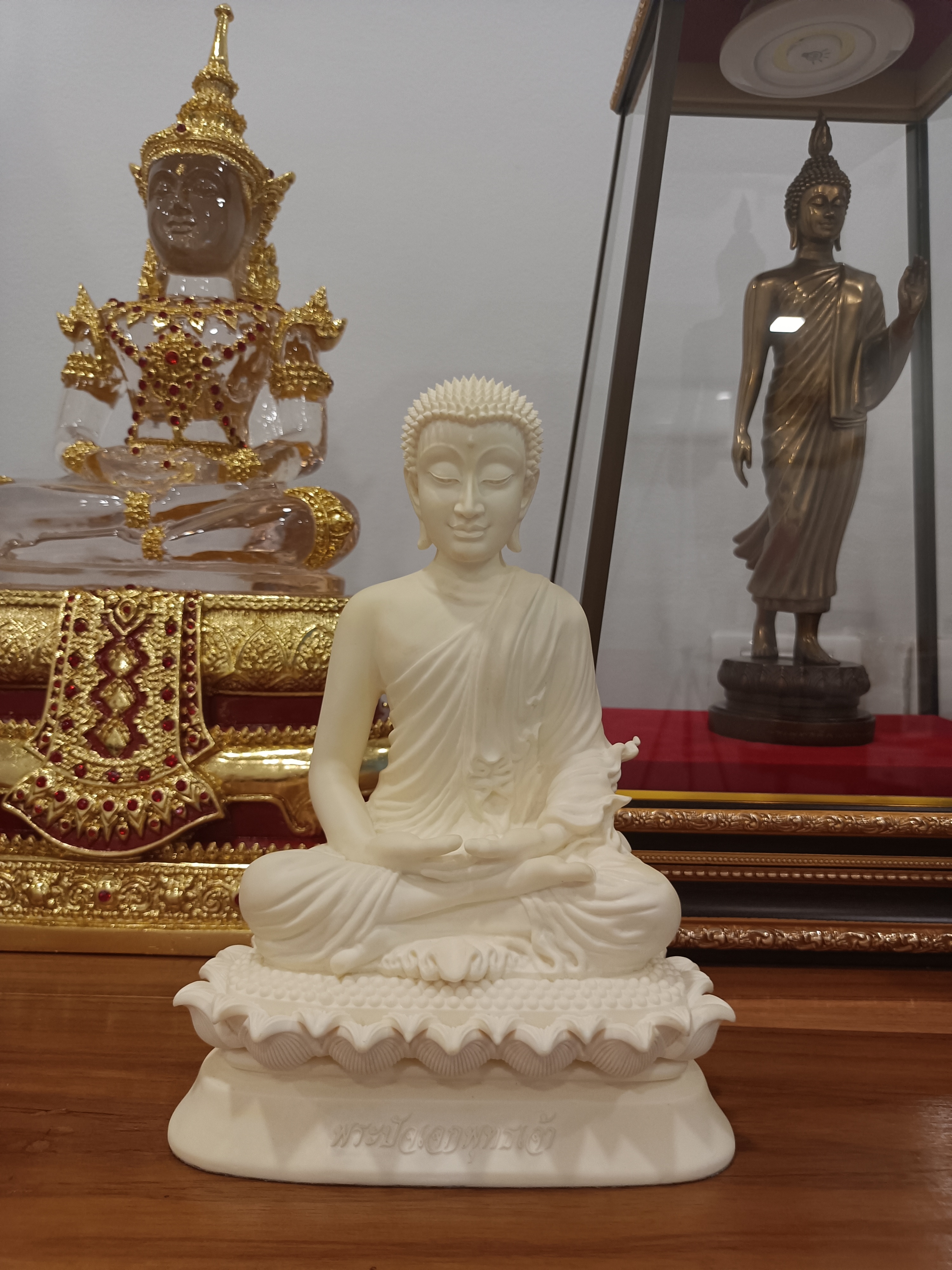 พระบูชาปัจเจกพุทธเจ้า 5 นิ้วเนื้อเรซิ่น รุ่น ปาฏิหารย์ วัดเขาวง ปี 56 สุดยอดพิธีการ