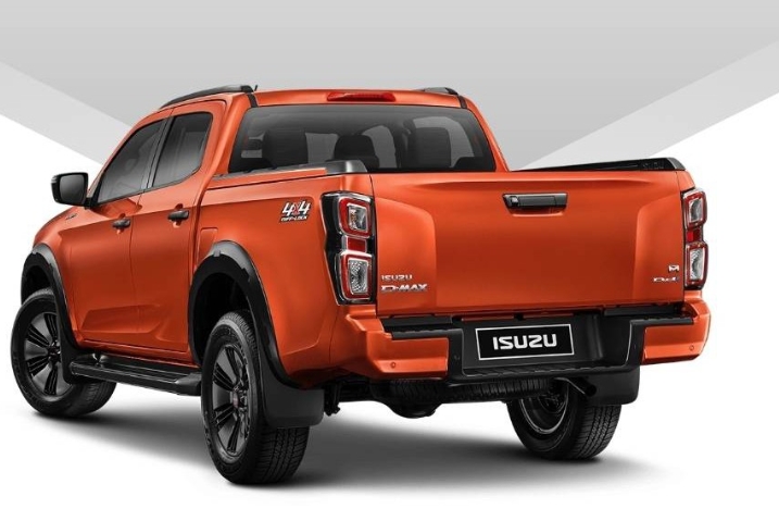 ครอบฝาถังน้ำมัน ISUZU DMAX D-MAX V-Cross Hi-Lander กระบะยกสูง 2 และ 4 ประตูปี 2020 (สีเงิน)(ใช้เทปกาว 3M)
