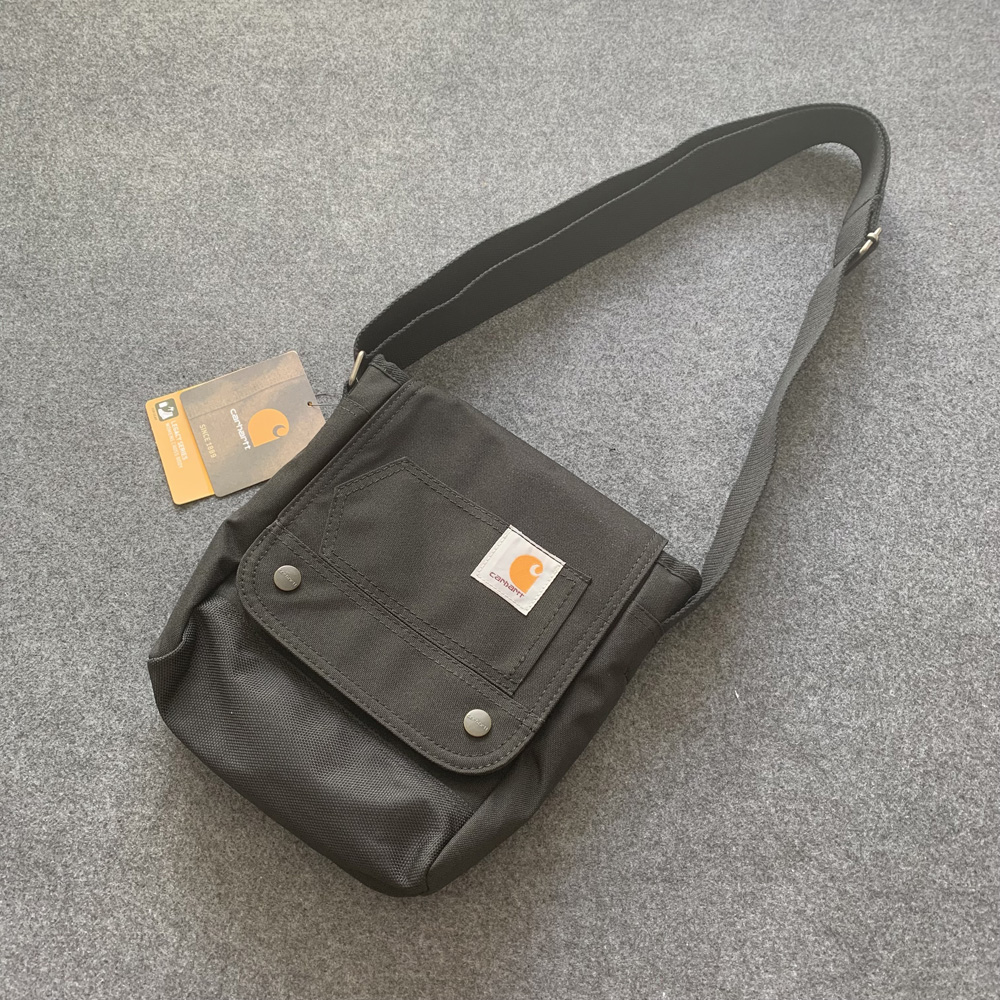 กระเป๋าสะพายข้าง Carhartt Crossbody Bag รุ่นพิเศษจากญี่ปุ่น ของใหม่ ของแท้ พร้อมส่ง
