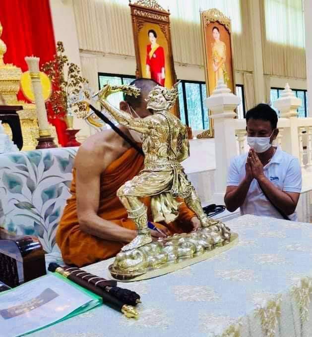 พระพิราพรอน หลวงพ่อเล็กเสก 1 ใน 44 องค์