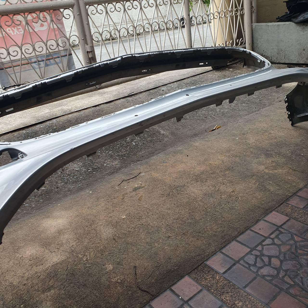 กันชนหน้า Benz มือสอง A2138852600 ขายตามสภาพ