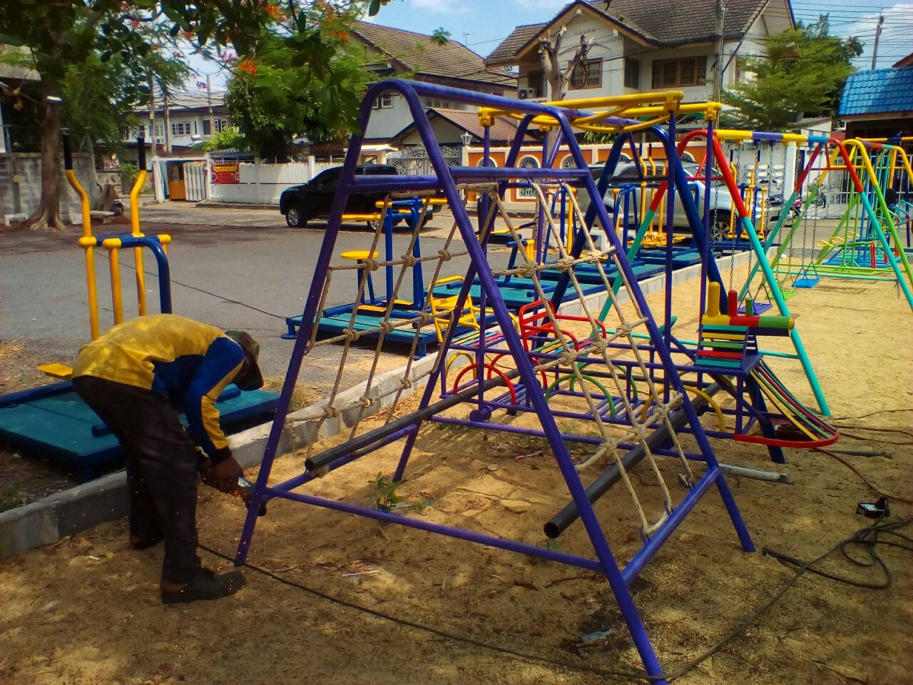 รหัส PG ผลงานติดตั้ง (หมู่บ้านสีไชยทอง) เครื่องออกกำลังกายเด็ก
