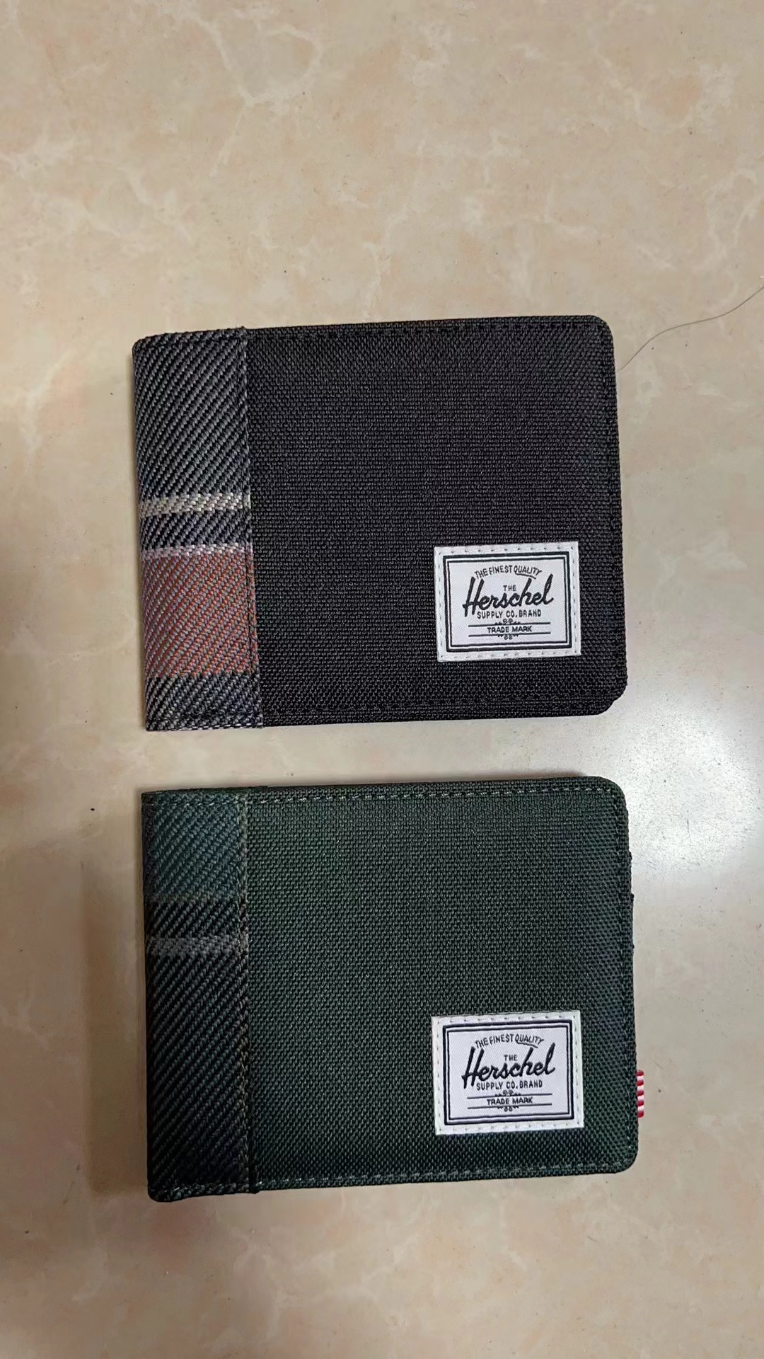 กระเป๋าสตางค์ Herschel Supply Roy Wallet Winter Plaid ของใหม่ ของแท้ พร้อมส่ง
