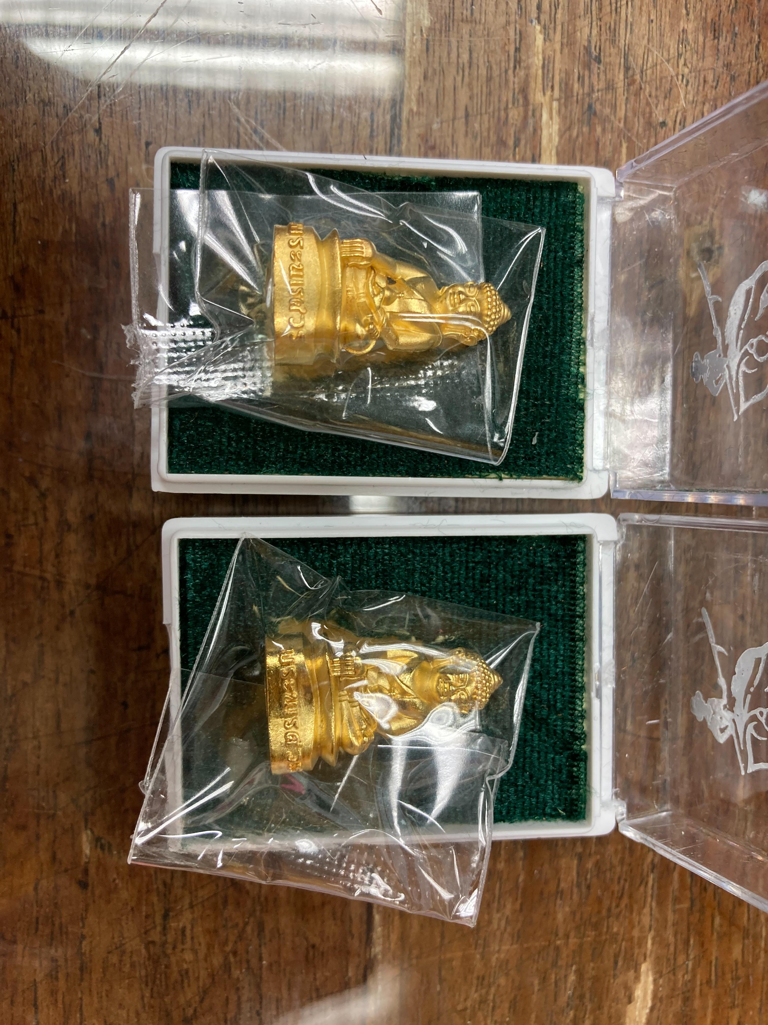 พระกริ่งนเรศวร กะไหล่ทอง ติดทับทิมแท้พิธีจักรพรรดิที่กรอบเงินลงยา (กรรมการสร้างน้อย) ตำนาน 50 ปี ยุทธหัตถี ปี 63