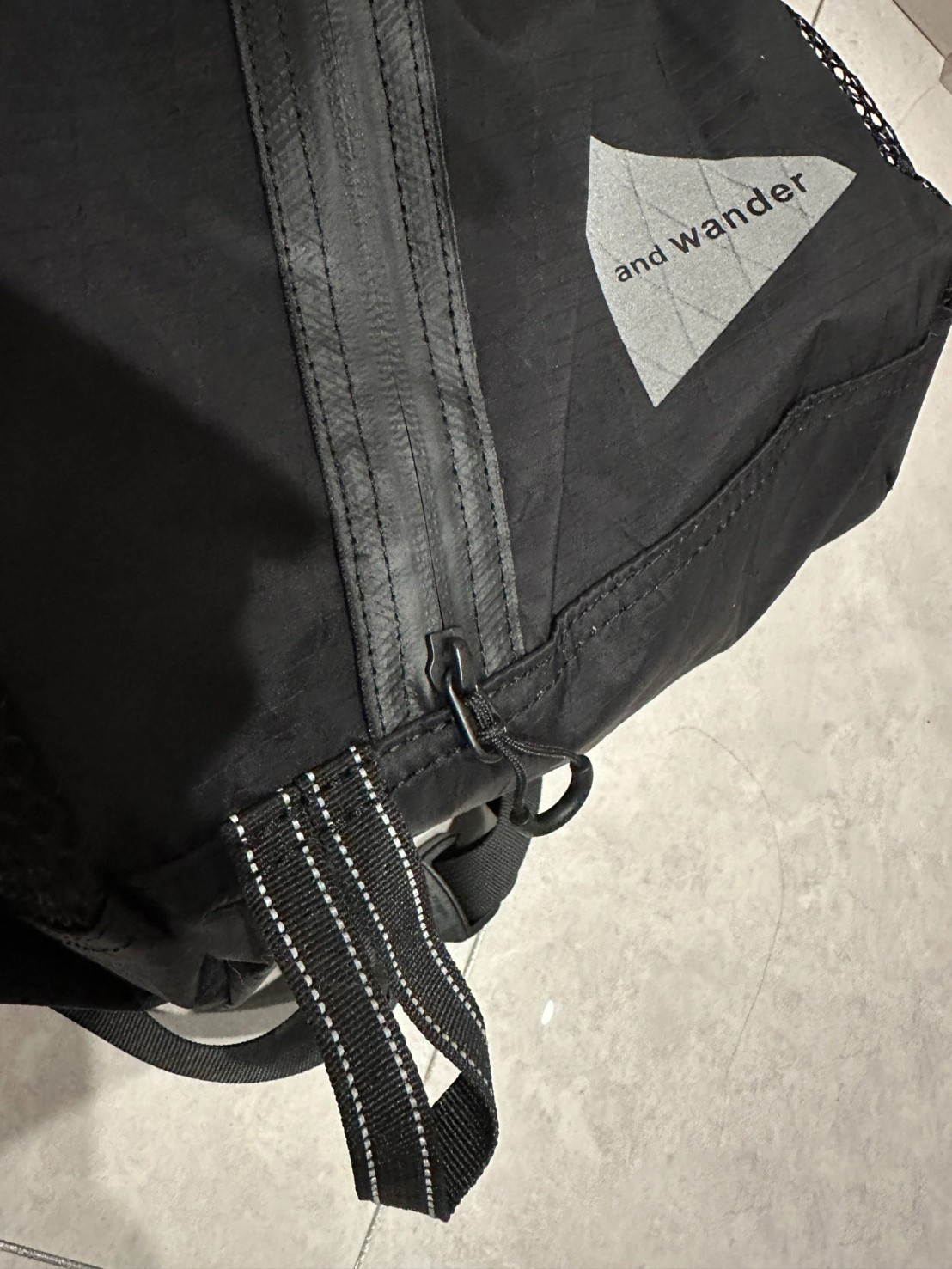 กระเป๋าเป้เดินป่า And Wander X-Pac 30L - Black Lightweight Backpack ของใหม่ ของแท้ พร้อมส่งจากไทย กระเป๋าไล่เบา