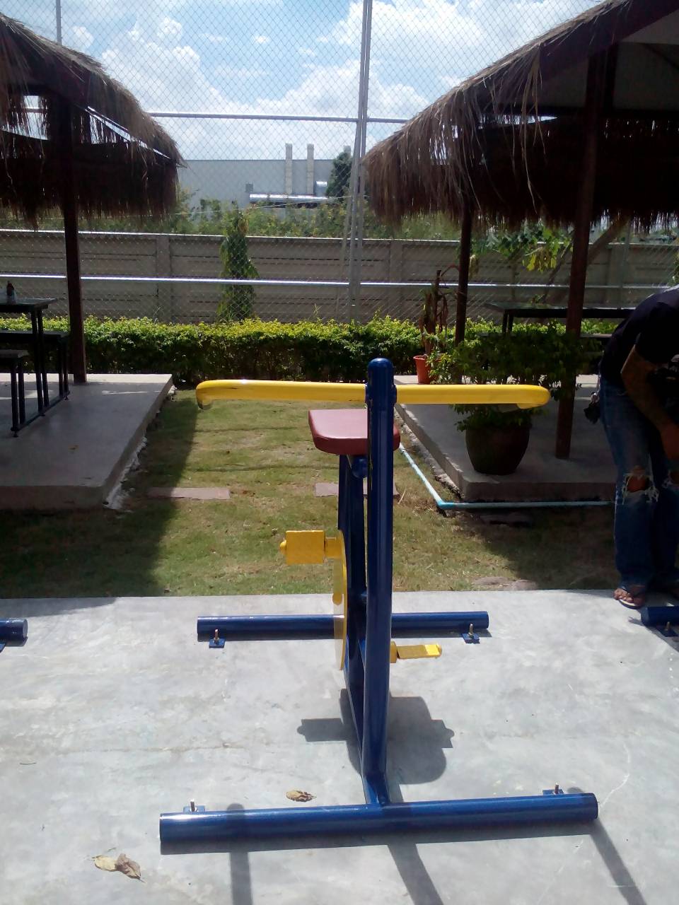 รหัส SM ผลงานติดตั้ง (สถานีตำรวจภูธรปลวกแดง จ.ระยอง) เครื่องออกกำลังกายกลางแจ้ง