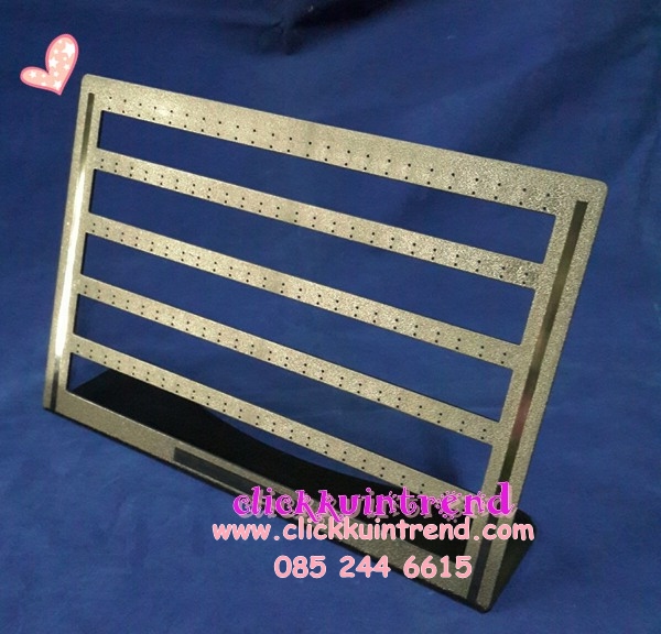 ที่แขวนต่างหู ทำจากพลาสติก สีดำ 5 ชั้น ขนาด ก*ส = 34*23.5 ซ.ม.