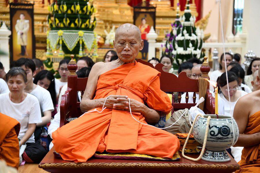 พระสมเด็จแหวกม่านโรยผงพระกริ่งจินดามณีมนต์พระกาฬ ลพ.เล็กเททอง เข้าพุทธาภิเษกวัดท่าขนุน