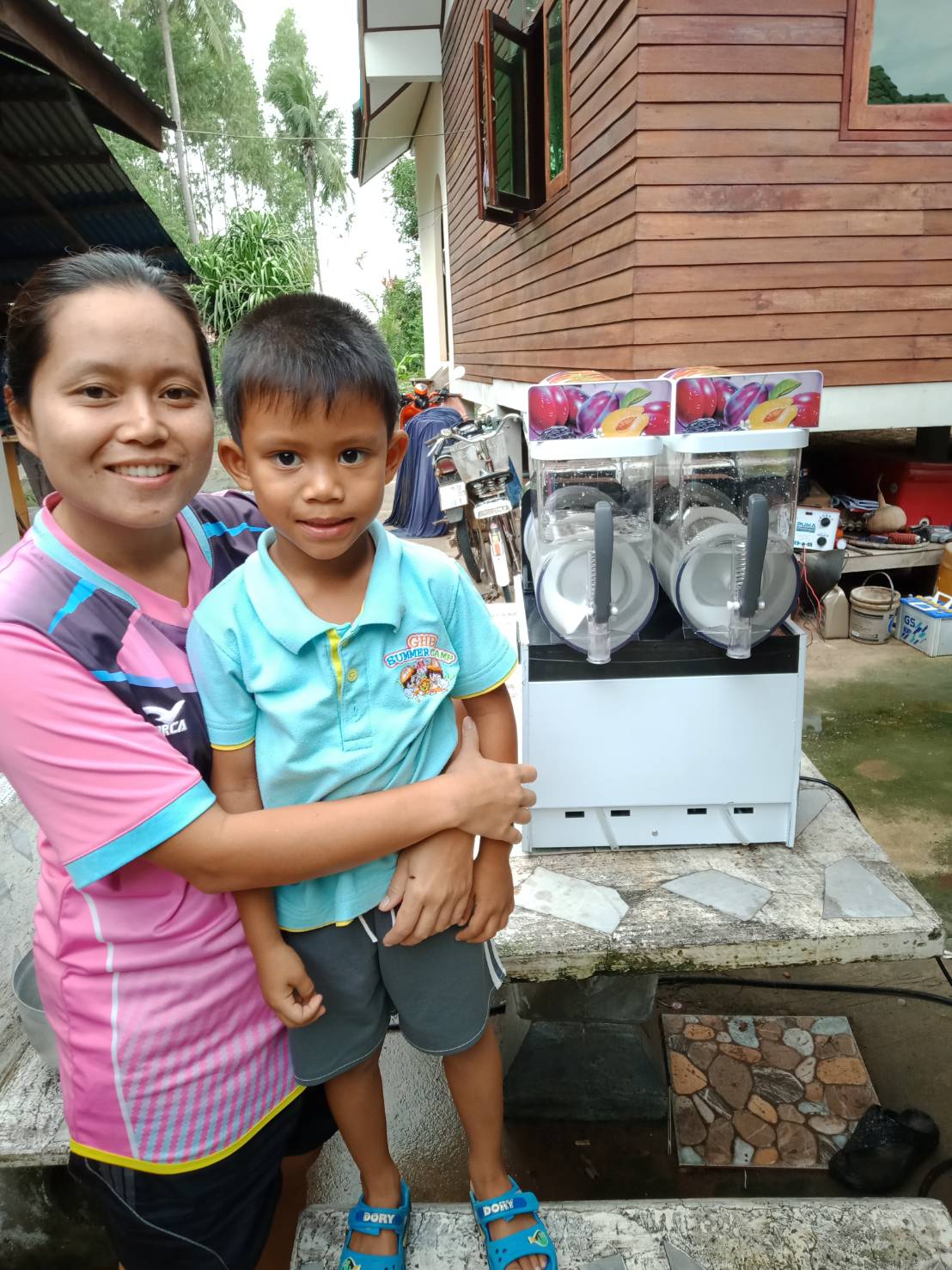 เครื่องทำสเลอปี้ เครื่องทำเกล็ดน้ำแข็ง เครื่องทำเกล็ดหิมะ