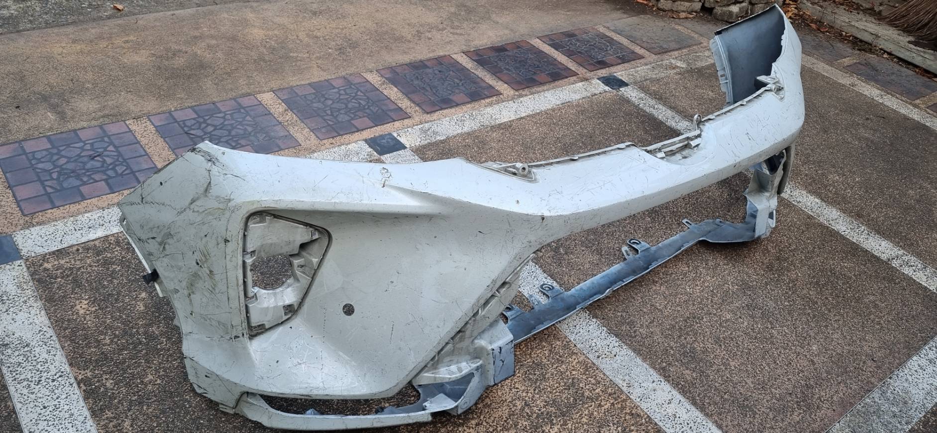 กันชน Toyota Fortuner ปี 2015-2023 ขายตามสภาพ