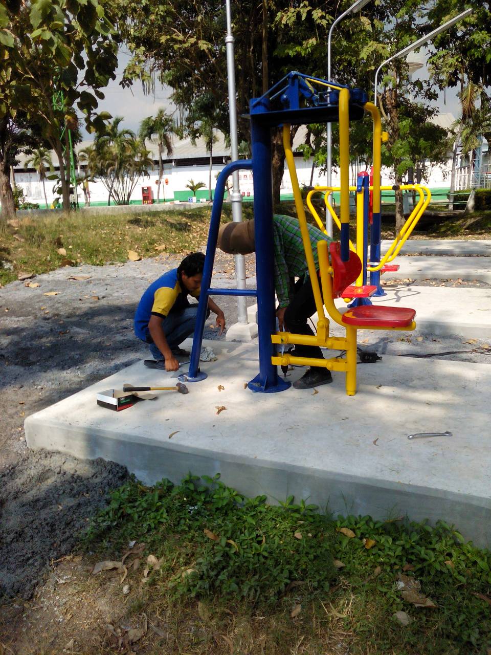 เครื่องออกกำลังกายกลางแจ้งดาวคะนอง