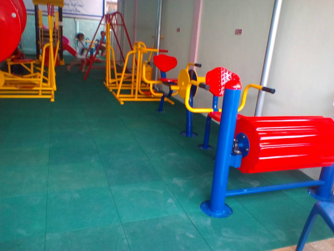 เครื่องออกกำลังกายกลางแจ้งประชาชื่น