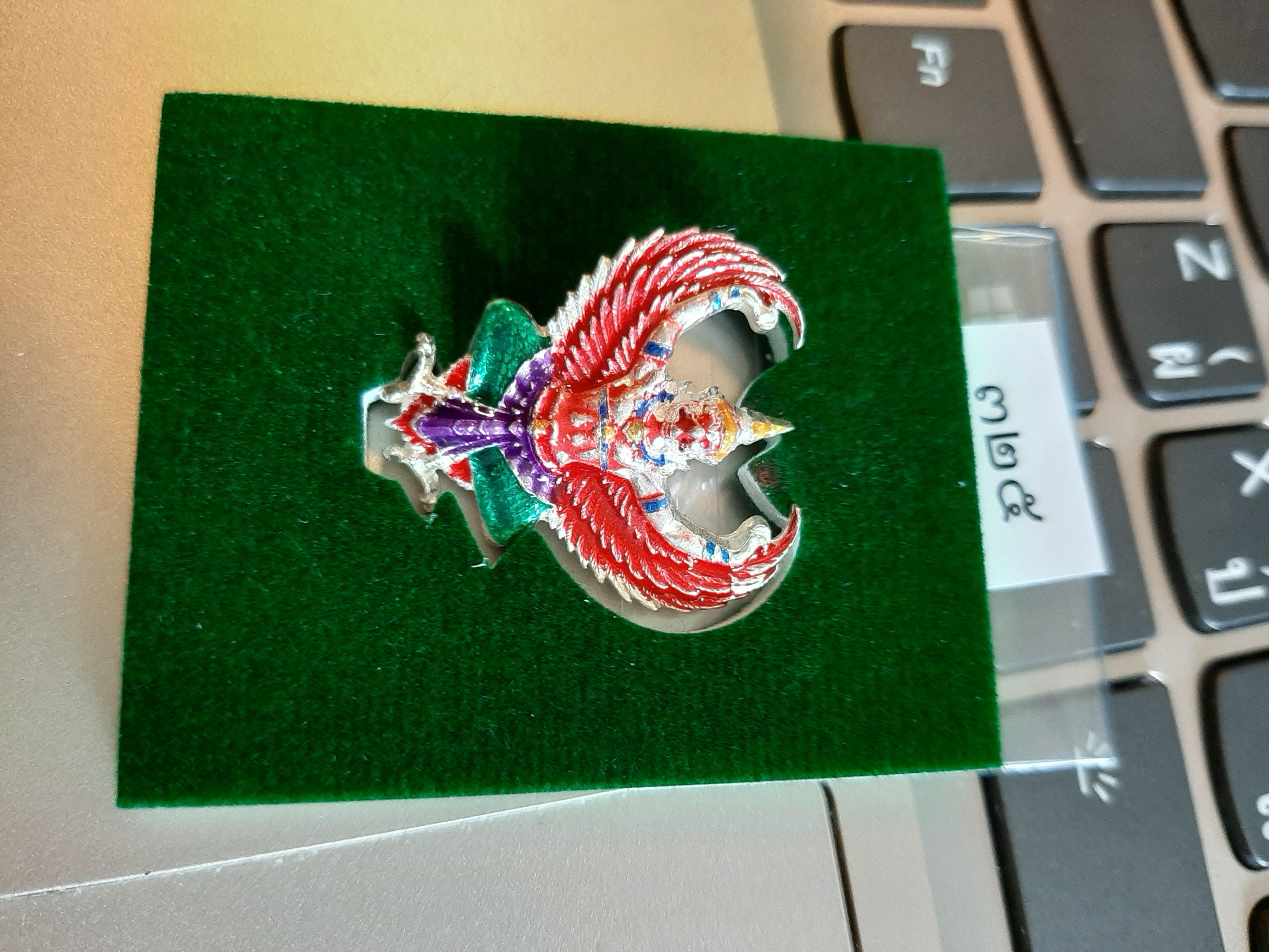 ครุฑเนื้อเงินลงยา รุ่น ฉลองโบสถ์ No.๓๒๕ พระอาจารย์วราห์ เสก เจิม อธิษฐานจิตเพิ่ม