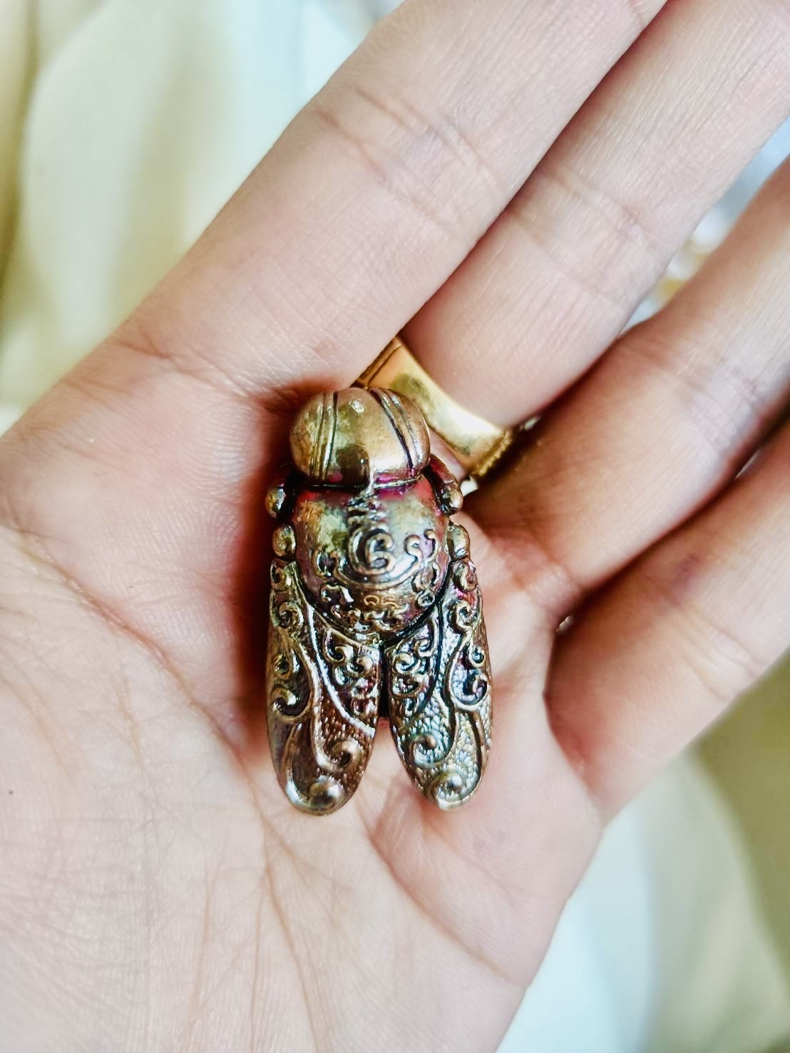 พญาแมลงภู่คำกายสิทธิ์ เนื้อกายสิทธิ์สุริยันราชา เสก ๑๖ พิธี หลวงพ่อเล็ก วัดท่าขนุนเสก