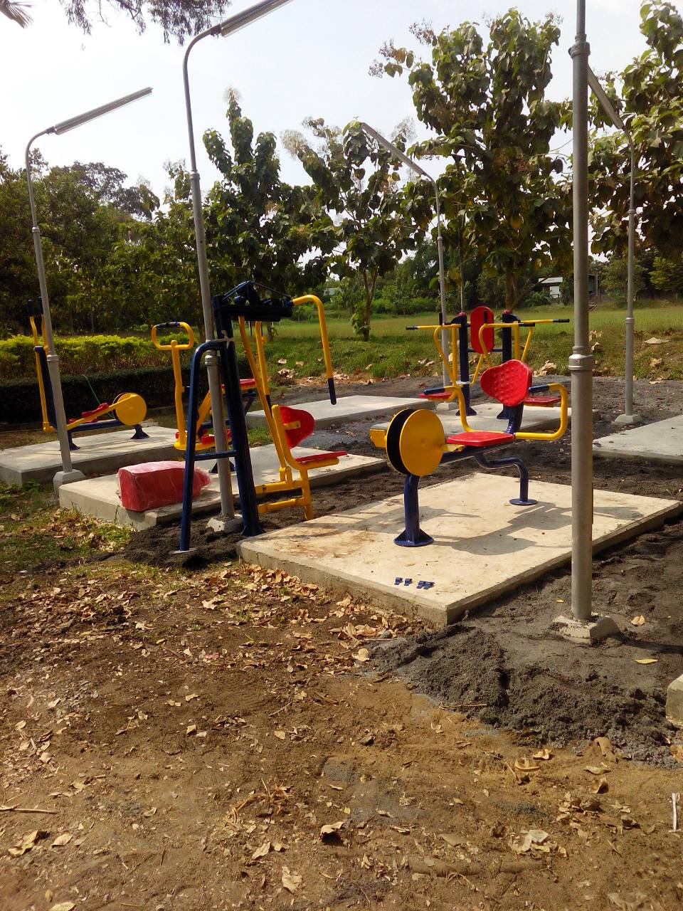 เครื่องออกกำลังกายกลางแจ้งดาวคะนอง