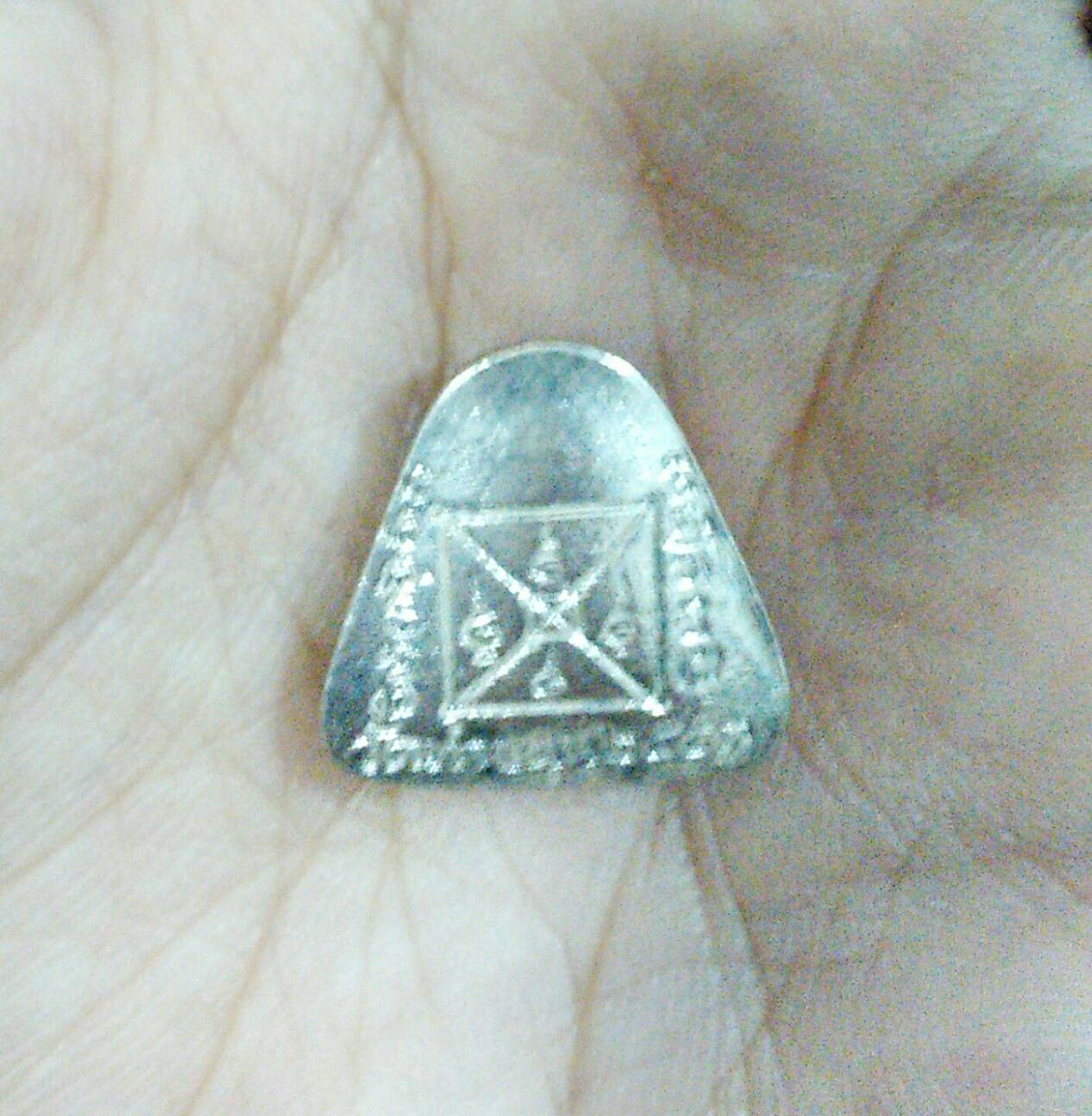 พระปิดตาเนื้อเงินวัดท่าขนุน องค์ที่ 5 ปี 53 มวลสารตะกรุดมหาสะท้อน