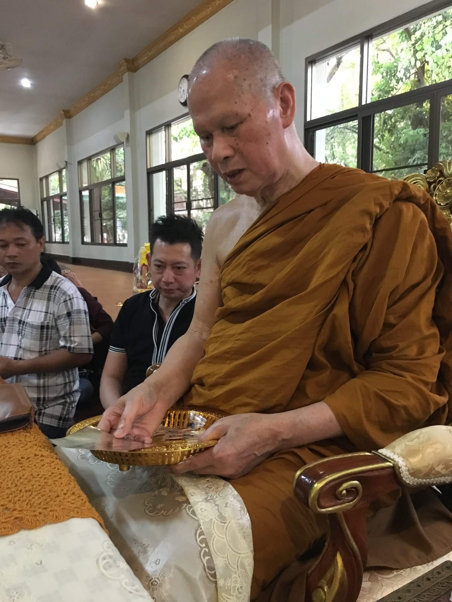 เปิดจองพรีออร์เดอร์พระแก้วแดง หลวงตาม้า วัดถ้ำเมืองนะ