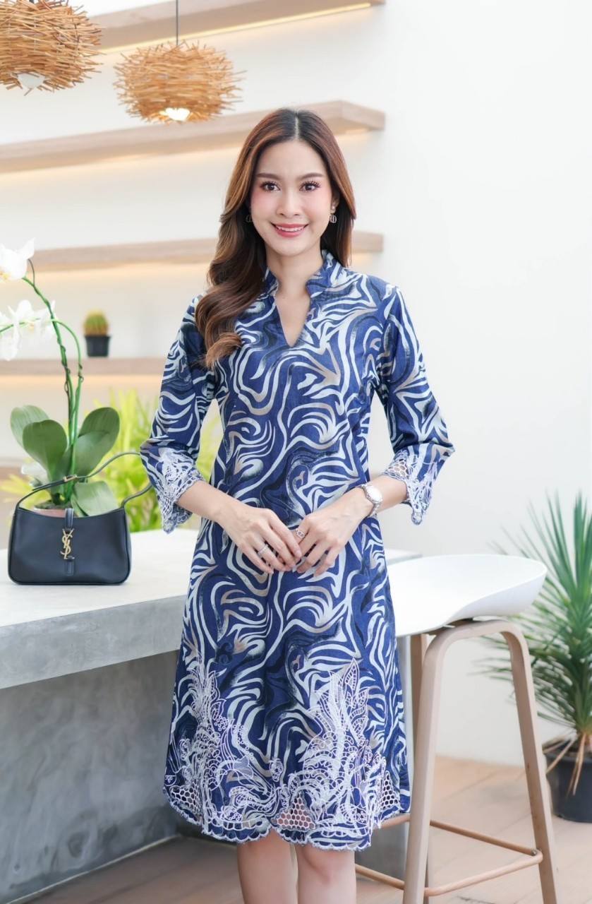 เดรสยีนส์ #8507 ชุดเดรสยีนส์พิมพ์ลายพร้อมปักลายฉลุสวยหรู ผ้าเนื้อนิ่มไม่หนาไม่บางใส่สบาย แบบสวยใส่ได้หลายโอกาส