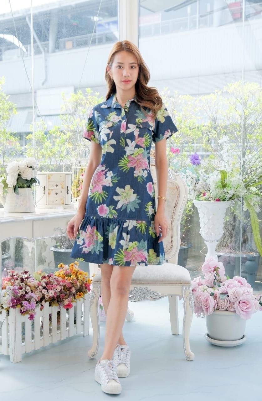 เดรสยีนส์ #8375 ผ้ายีนส์เนื้อนิ่มพิมพ์ลายดอกไม้สวยแต่งระบายชายน่ารักๆ ใส่สบาย ไม่ร้อน ใส่ได้หลายโอกาส