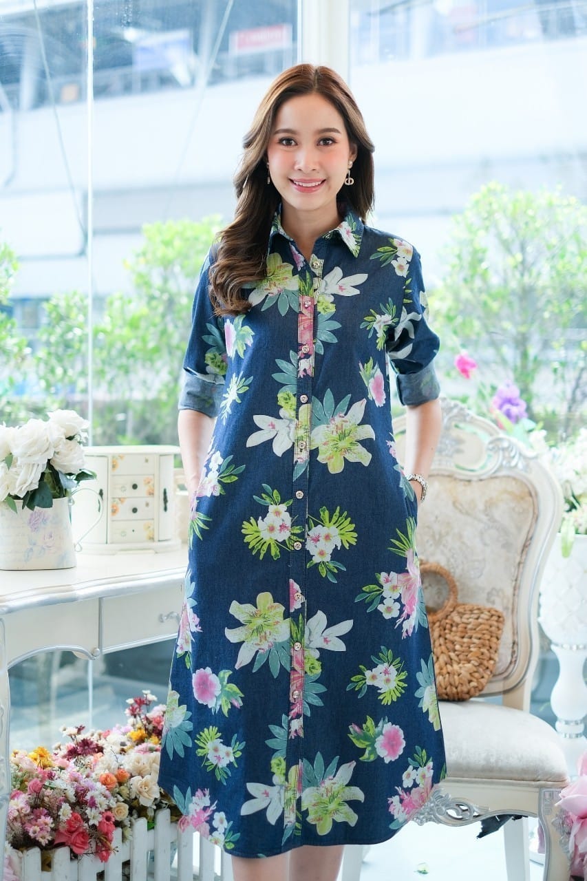 เดรสยีนส์ # 8368 (8501-1) ชุดยีนส์แบบสวยพิมพ์ลายดอกไม้สีสดใสสวยมาก ผ้ายีนส์เนื้อนิ่มไม่หนา ใส่สบาย สินค้าขายดี