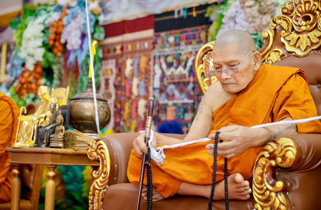 พระเจ้าปากเข็ด รุ่น 2 หลวงปู่ศิลา วัดพระธาตุหมื่นหิน ปี 68