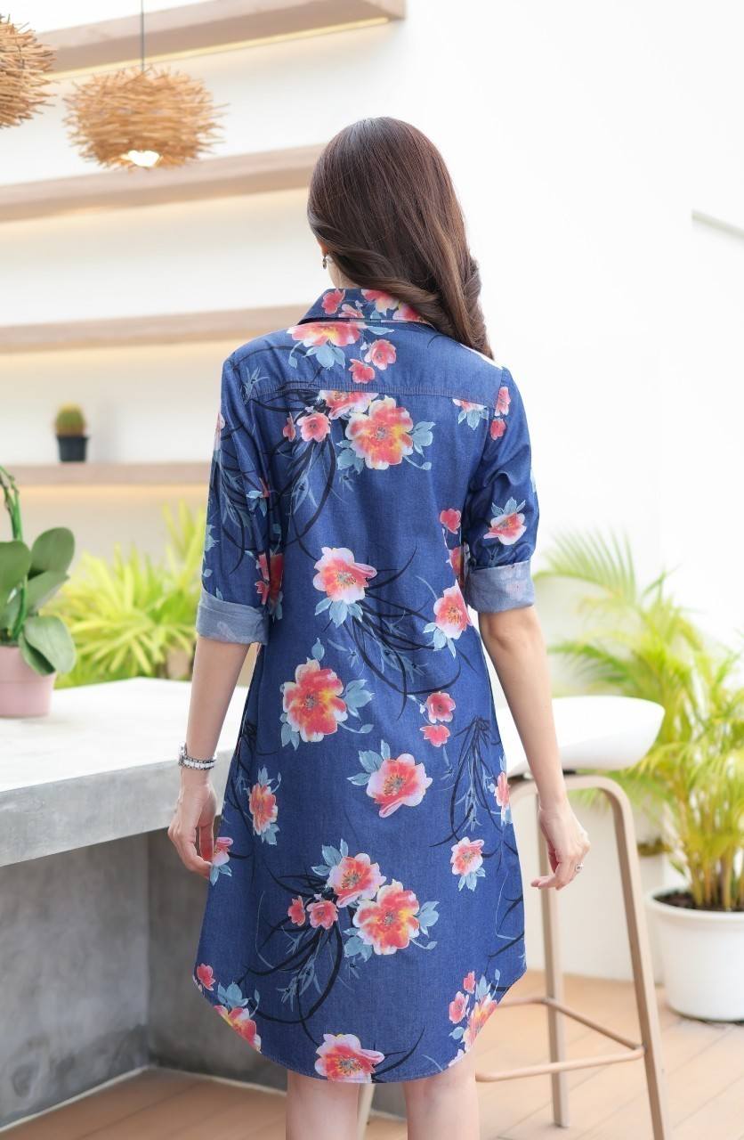 เดรสยีนส์ # 8825 ชุดยีนส์แบบสวยพิมพ์ลายสดใสสวยมาก ผ้ายีนส์ไม่หนา ใส่สบาย แบบสวยใส่ได้หลายโอกาส