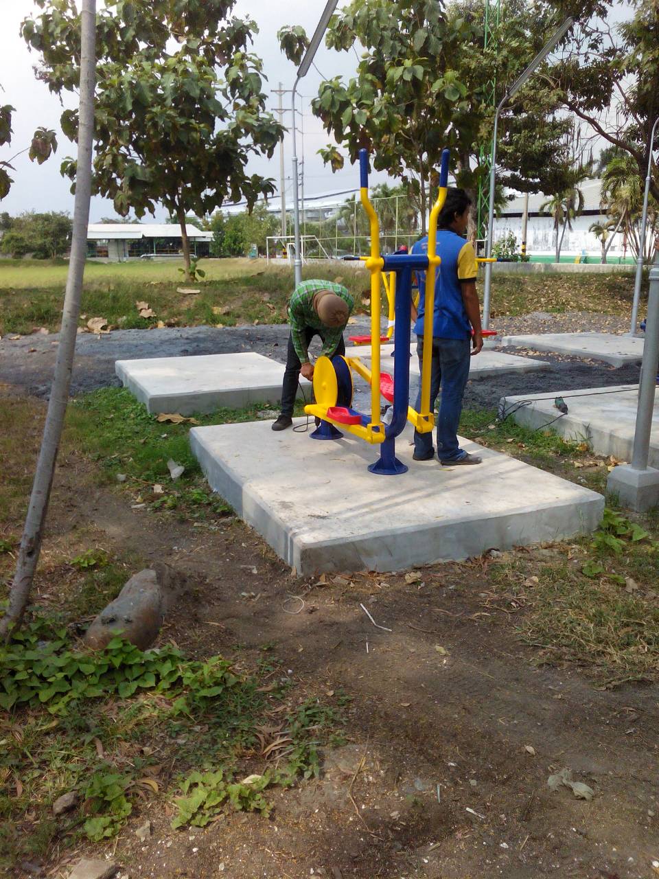 เครื่องออกกำลังกายกลางแจ้งดาวคะนอง