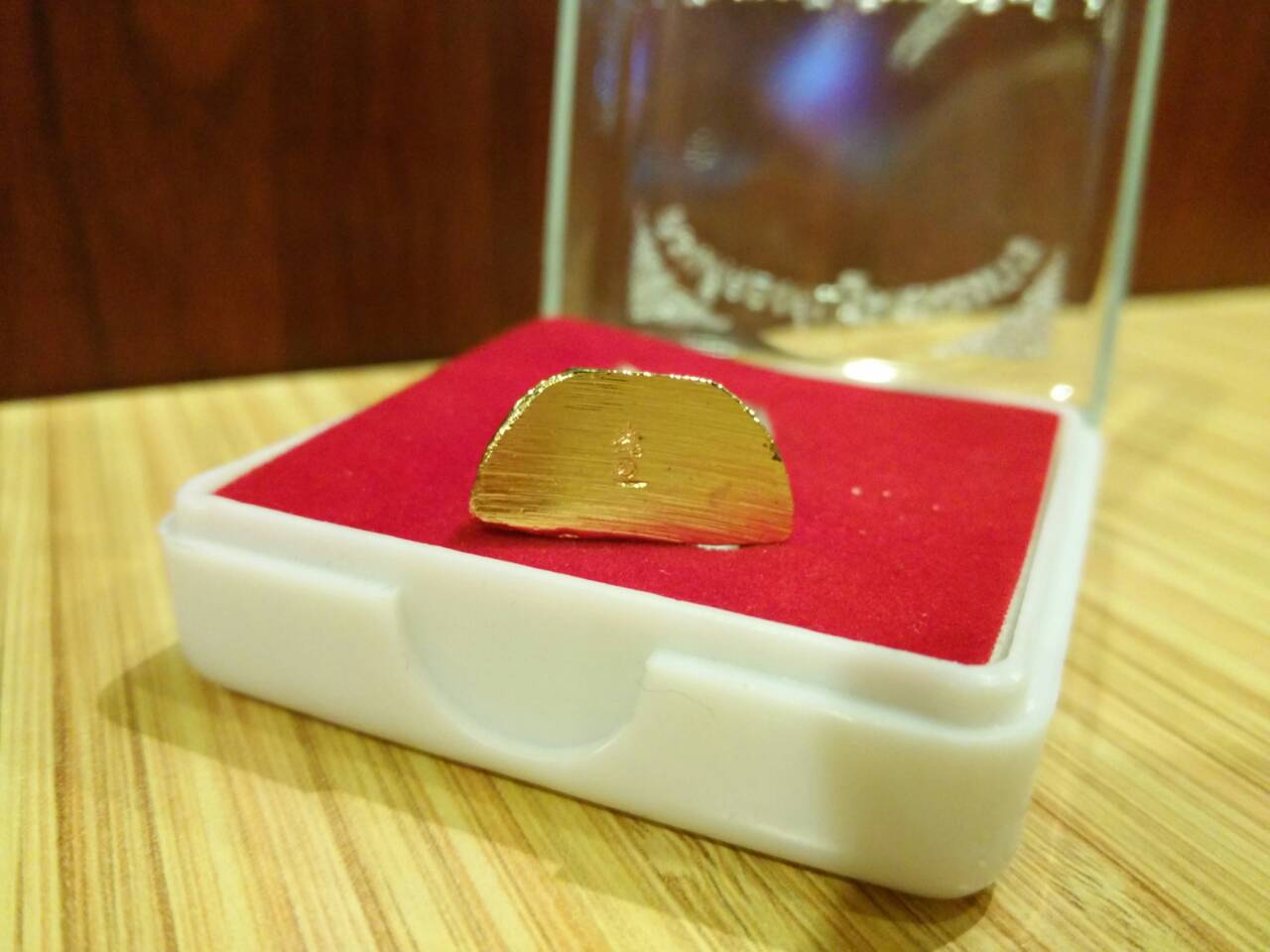 สมเด็จองค์ปฐมลอยองค์ เนื้อชุบทอง ปี 53 วัดศาลพันท้ายนรสิงห์