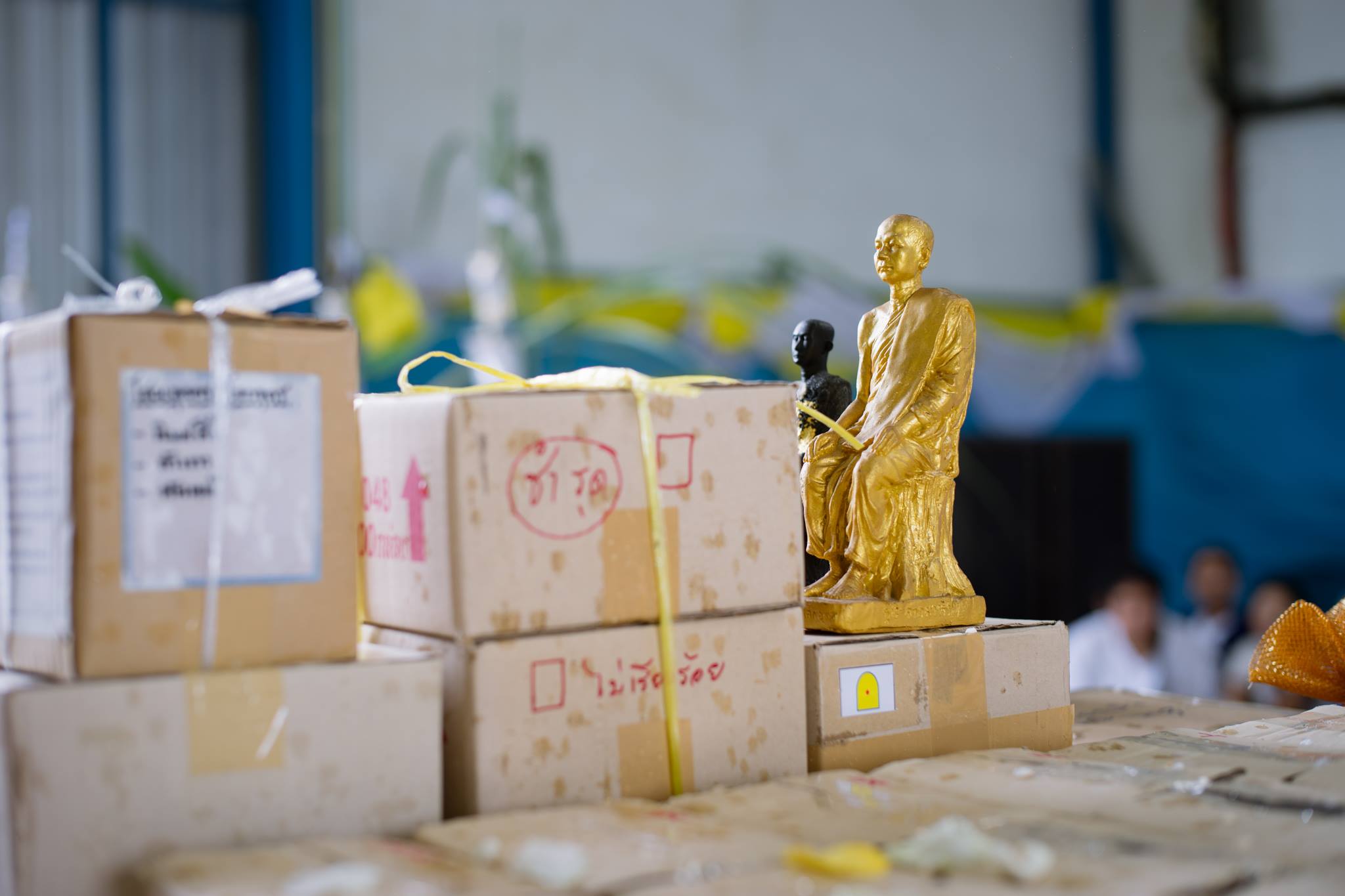 หลวงปู่เทพโลกอุดร อาศรมศรีชัยรัตนโคตร ฐาน 1 ซ.ม. ชุบทอง