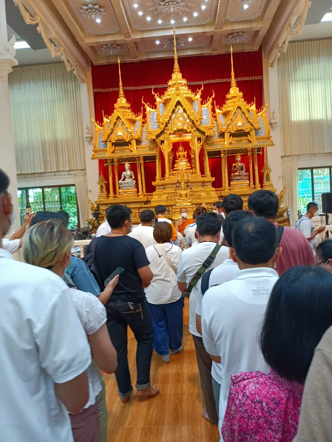 สร้อยข้อมมือมงคล 108 (ดินญี่ปุ่นสีส้ม) ลพ.เอก ปี 62 ร้านนำเข้าพิธีเป่ายันต์เกราะเพชร วัดท่าขนุน ปี 66