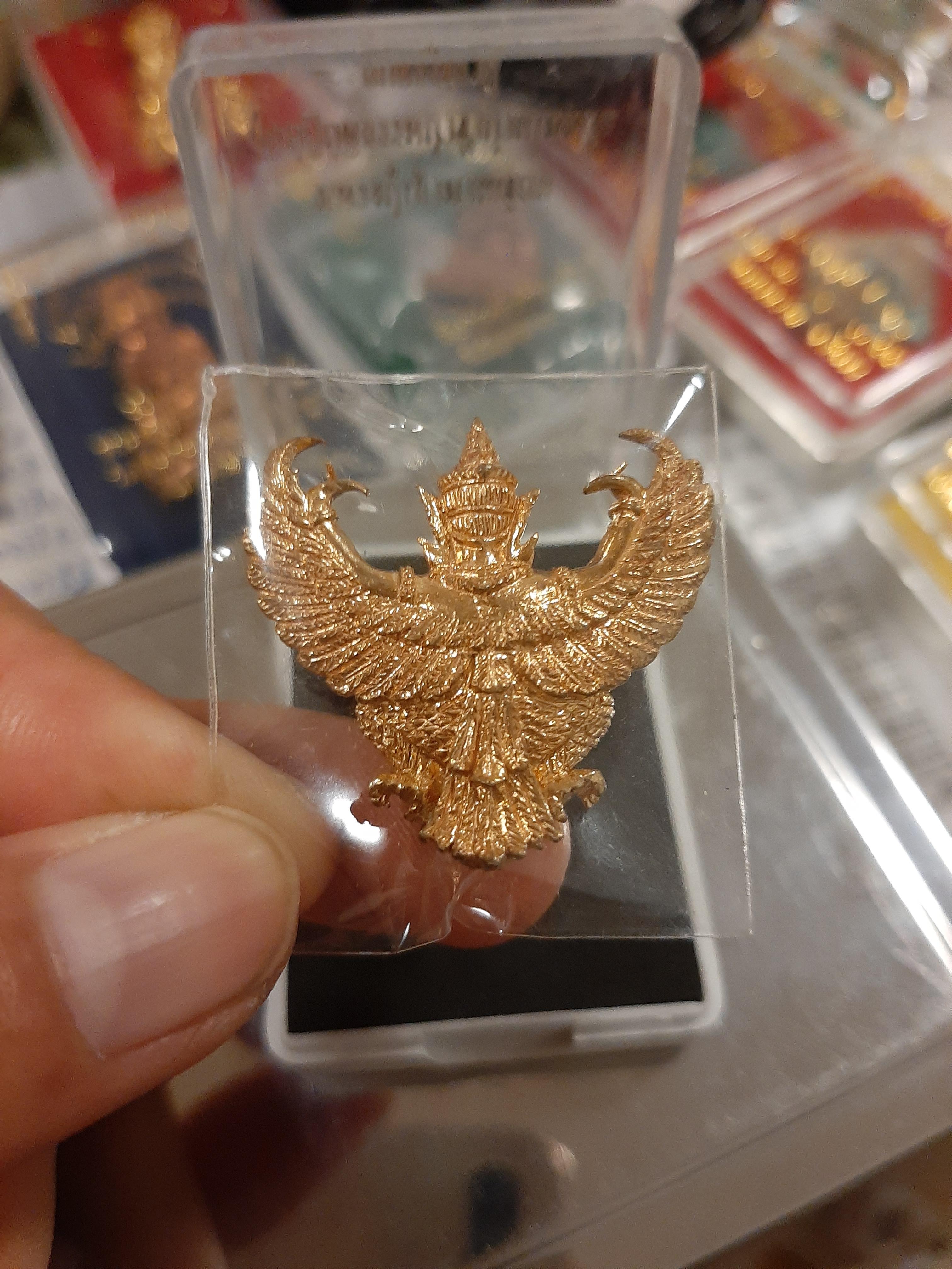 พญาครุฑ เนื้อทองผสม รุ่น จักรเพชร ปู่ญาท่านเขียน ปี 61