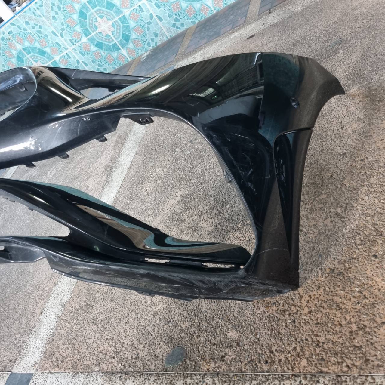 กันชนหน้า Mercedes Benz CLS A 257 885 88 03 ขายตามสภาพครับ