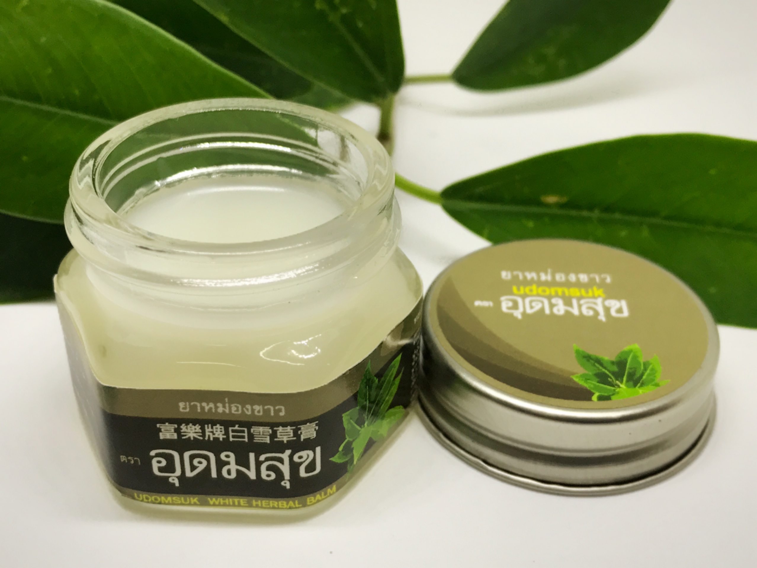 ยาหม่องขาว อุดมสุข ขนาด 20 กรัม 1 ขวด Udomsuk White Herbal Balm