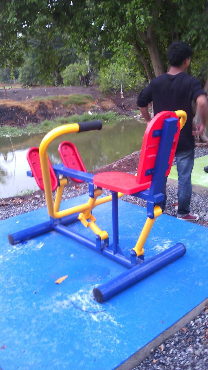 รหัส OUL ผลงานติดตั้ง (ปทุมธานี) เครื่องออกกำลังกายกลางแจ้ง