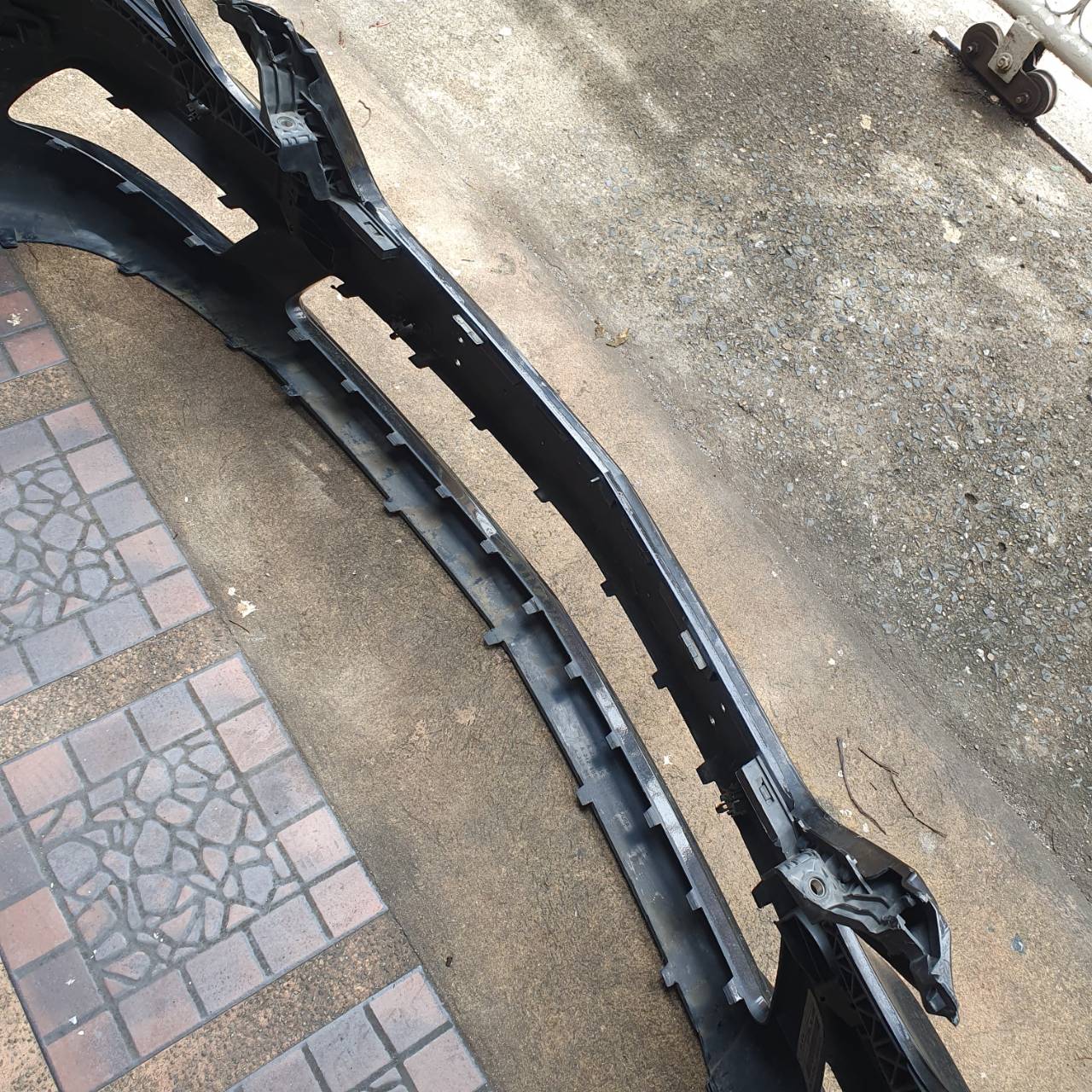 กันชนหน้า Benz มือสอง A2128854325 ขายตามสภาพ