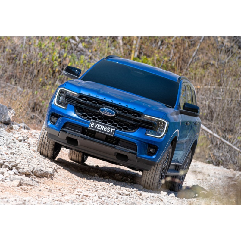 ครอบฝาถังน้ำมัน Ford Everest Next Gen ฟอร์ด เอเวอเรสต์ ปี 2022-ปัจจุบัน (สีดำเงา)