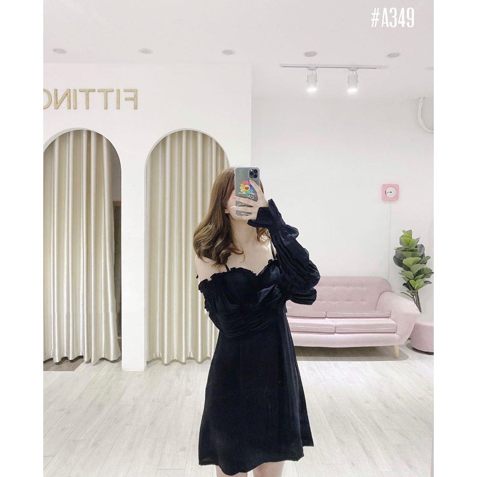 เสื้อผ้าแฟชั่นผู้หญิง เดรส เว้าไหล่ ทรงสลิม เกาหลี ดำ ขาว bella 003