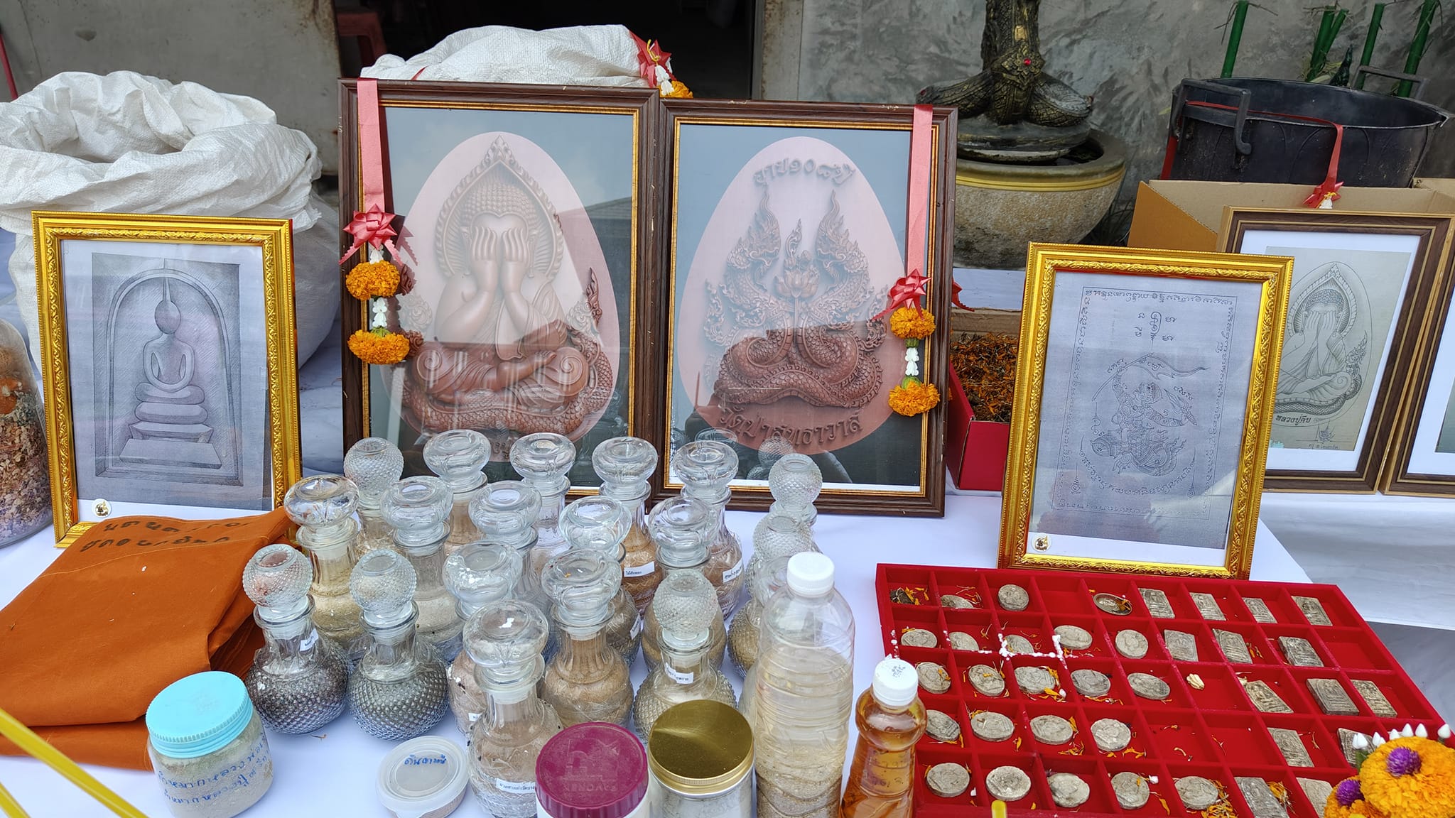 พระกริ่งเนื้อทองทิพย์ วัดสุทัศน์ฯ รุ่น เทวโมฬี หลวงพ่อเล็ก หลวงปู่ศิลา พุทธาภิเษก 18 ก.ค. 67