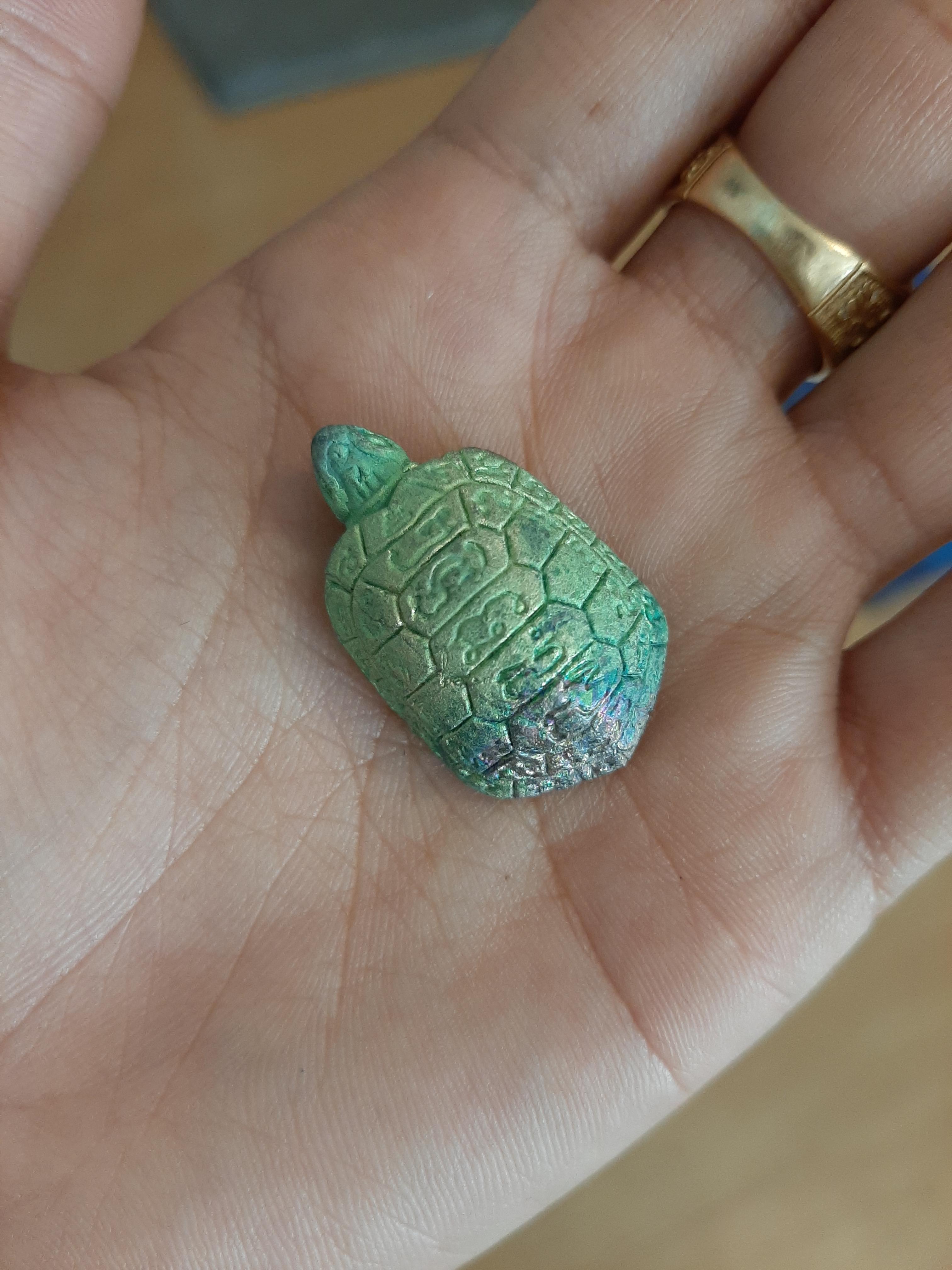 พญาเต่า เนื้อรวมแร่ หลวงพ่อหนุน วัดพุทธโมกข์ สีพาสเทล โค๊ตใต้ท้อง