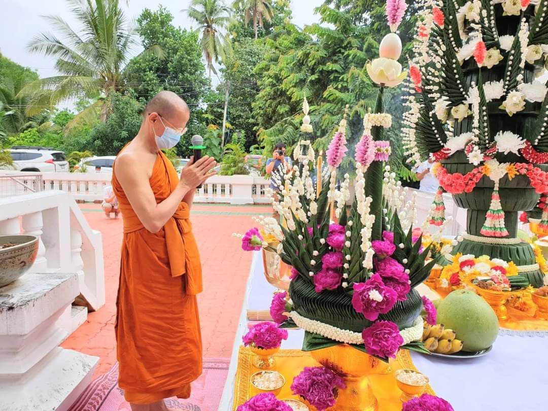 พระกริ่งสะท้านไตรภพ เนื้อเงินชนวนล้วน (อุดเกศา พระบรมสารีริกธาตุ) วัดท่าขนุน ปี 63 กรอบทองคำ (พระโชว์)