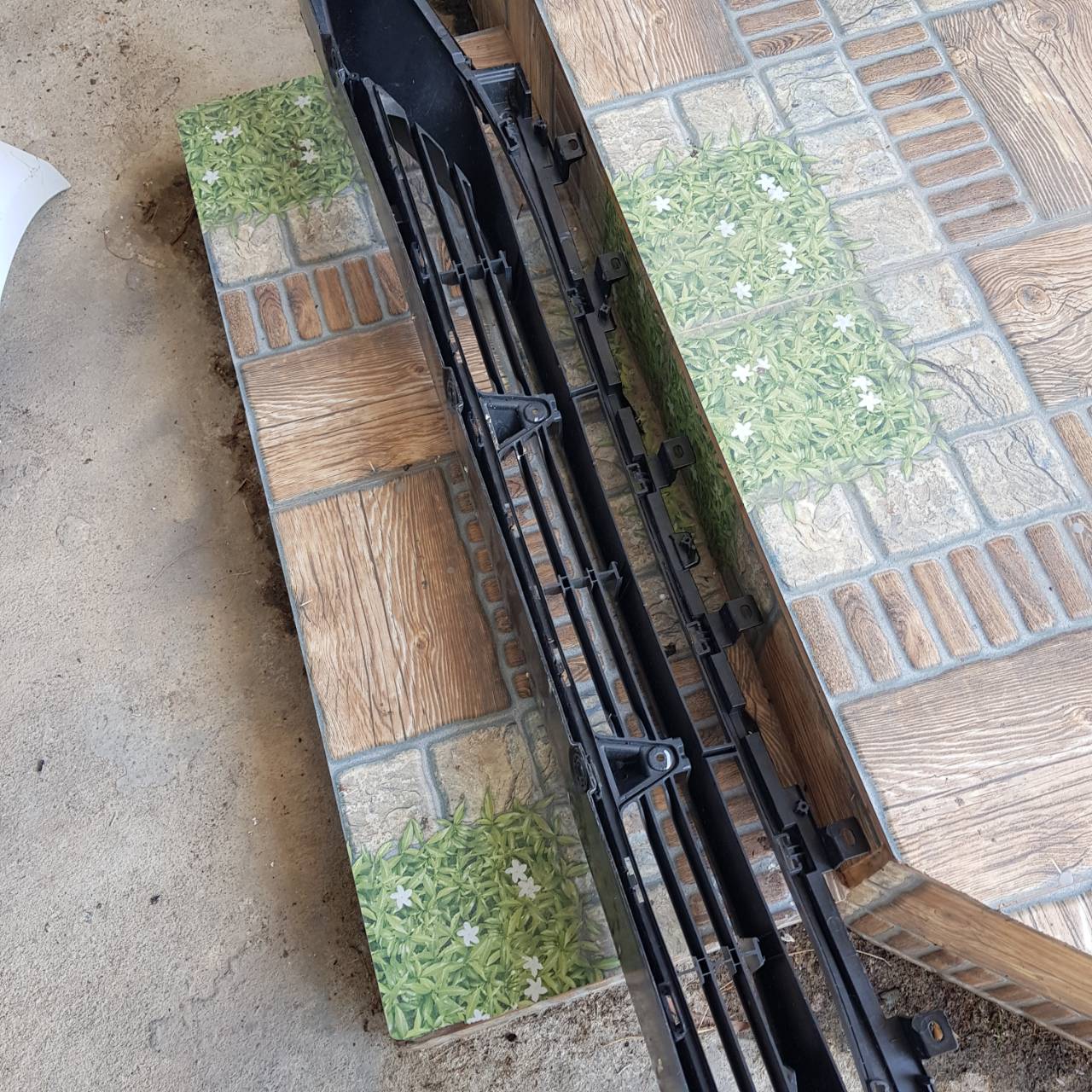 กระจังหน้าสีดำเงา BYD SEAL ปี 2023(มือสอง)