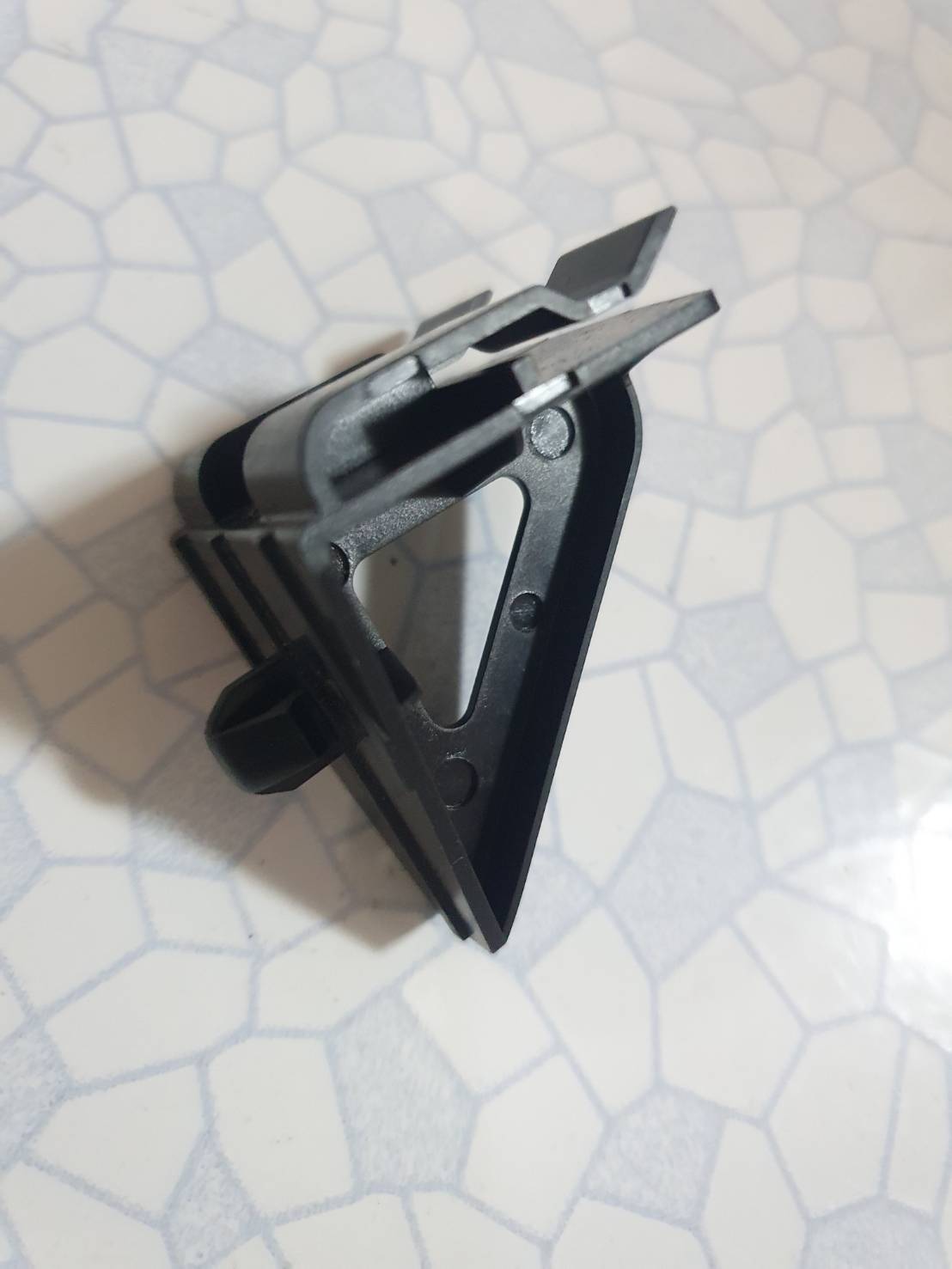 ตัวยึด มือสอง (หมายเลข 520 ตามรูป) Benz W211 A2119880178 Clamp Mounting Cover ตัวละ 10 บาทมีหลายชิ้น