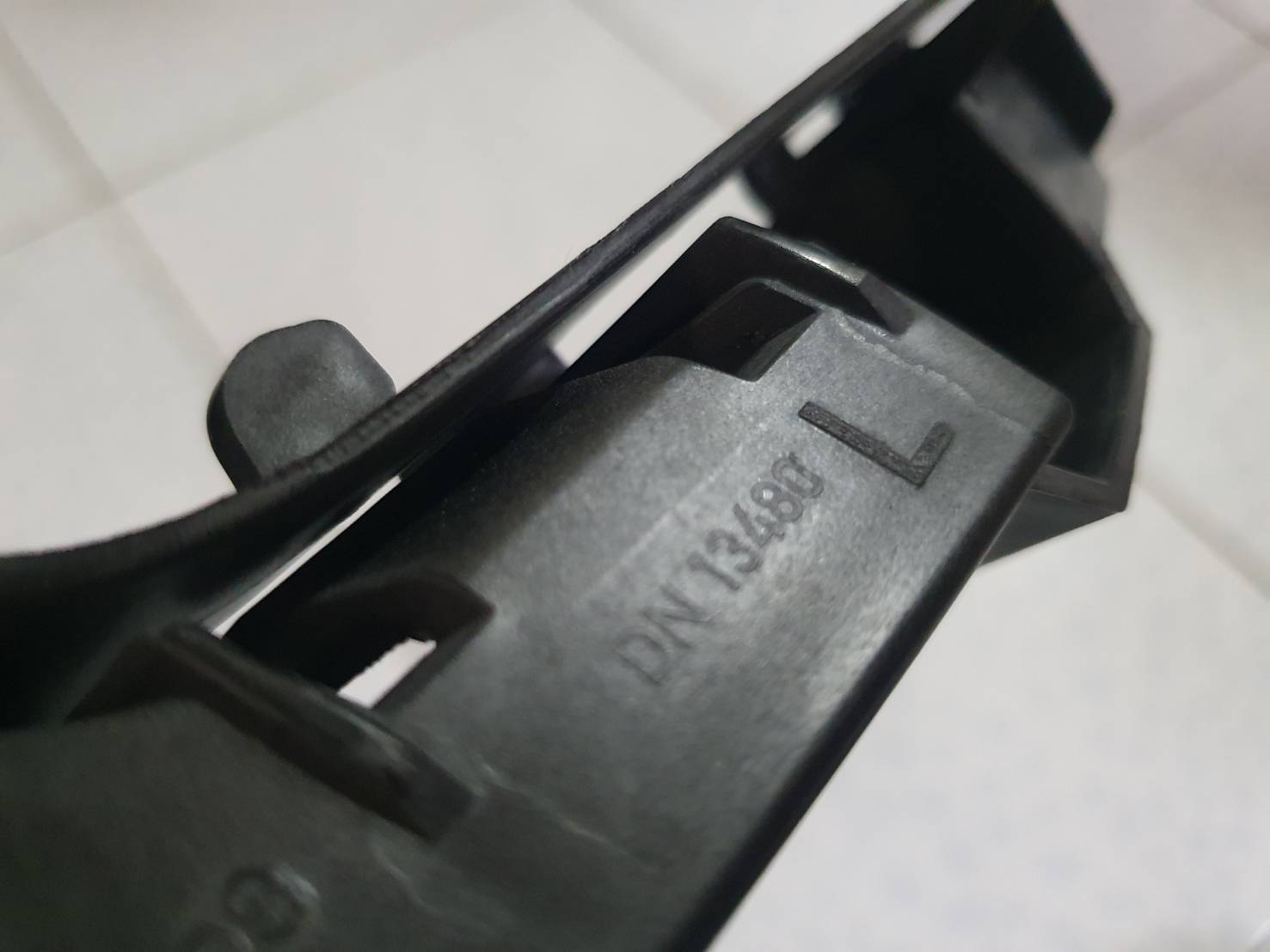 ขายึดกันชนหน้าด้านซ้าย BMW X3 E83 Front Left Bumper Bracket 51113400919 อะไหล่แท้