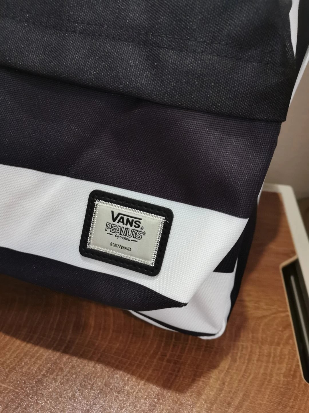 กระเป๋าเป้ Vans x Peanuts Realm Backpack Snoopy ของแท้ พร้อมส่ง จากไทย