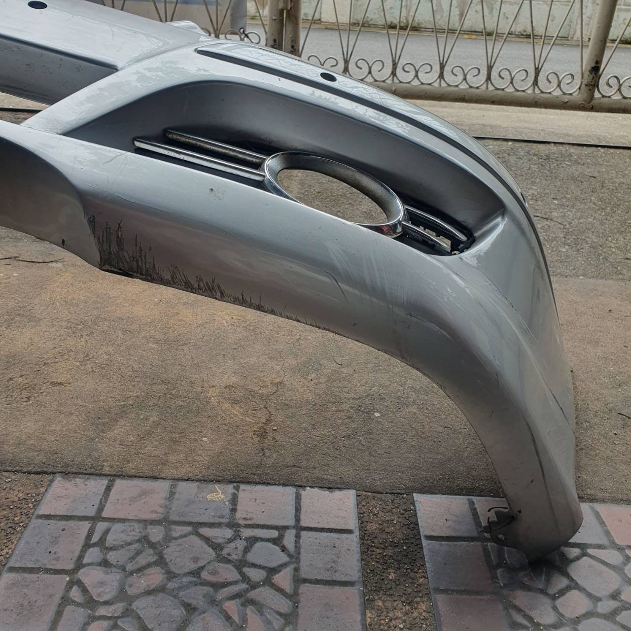 กันชนหน้า Benz มือสอง A2118801540 ขายตามสภาพ