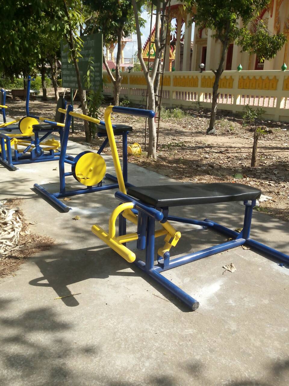รหัส SM ผลงานติดตั้ง (ถ.โคกกรวด-โนนไทย อ.ขามทะเลสอ จ.นครราชสีมา) เครื่องออกกำลังกายกลางแจ้ง