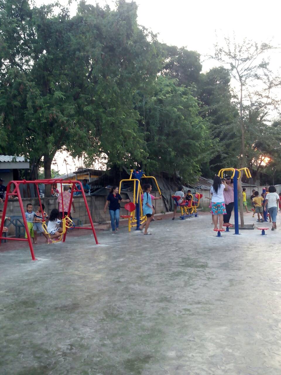 เครื่องออกกำลังกายกลางแจ้งไทรน้อย