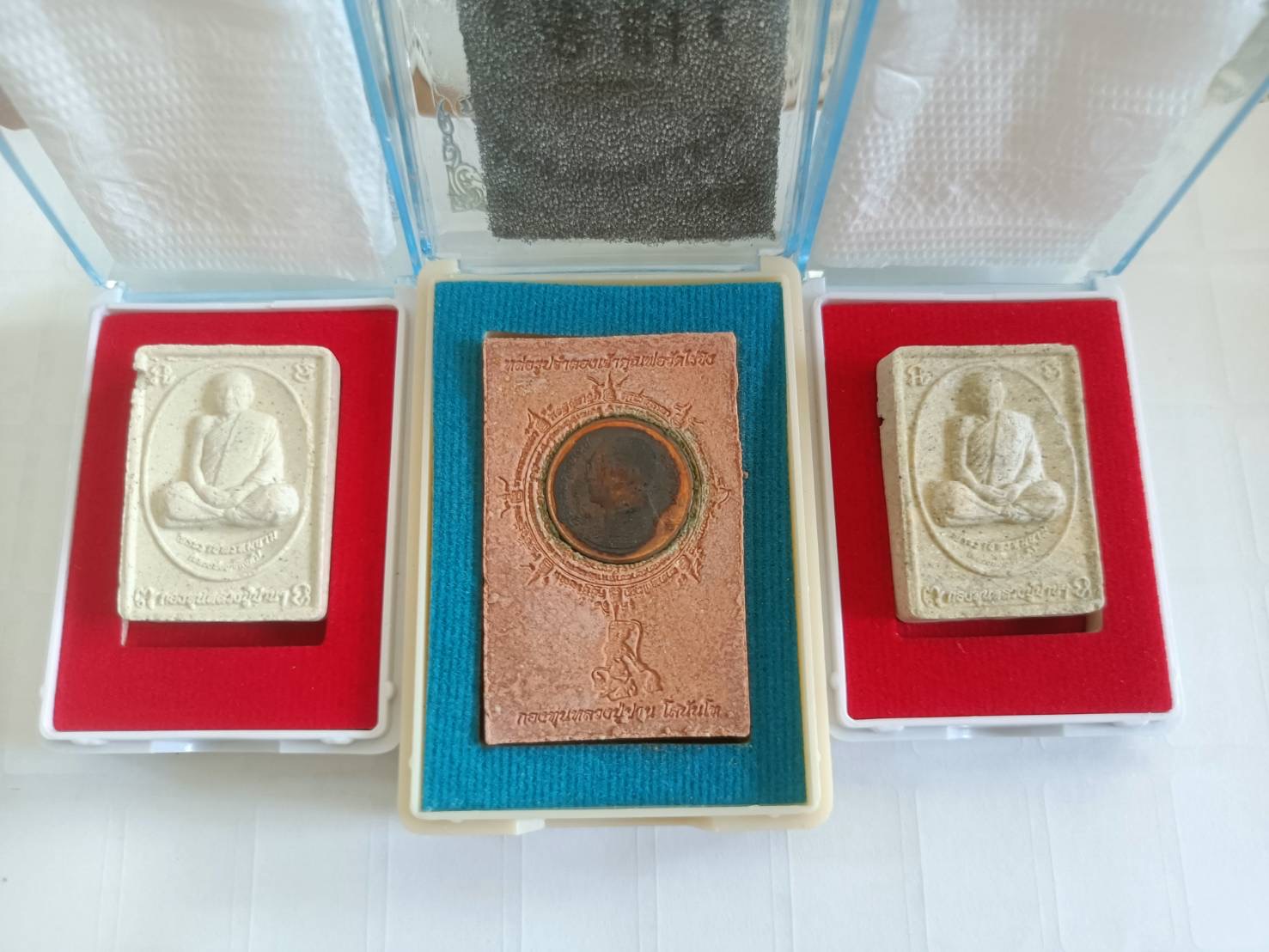 ชุดพระผง 3 องค์ พระสมเด็จแหวกม่านสะดุ้งกลับ พระคำข้าว พุทธาภิเษกหลายวาระ