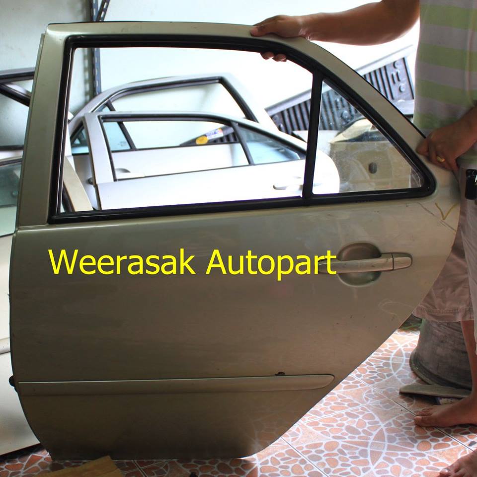 ประตูรถญี่ปุ่น